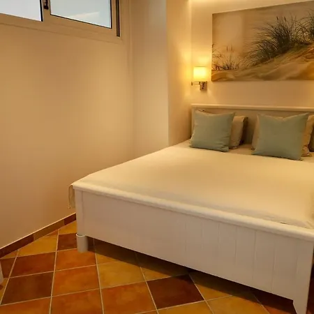 Seabreeze Studio, Stunning Sea And Mountain View Appartement