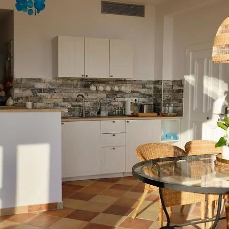 Seabreeze Studio, Stunning Sea And Mountain View Appartement *