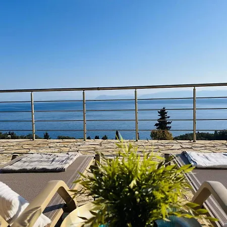 Seabreeze Studio, Stunning Sea And Mountain View Apartment