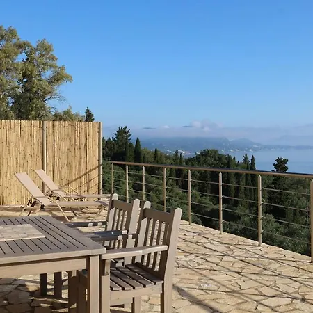 Seabreeze Studio, Stunning Sea And Mountain View Apartment *