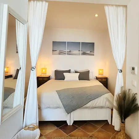 Apartment Seabreeze Studio, Stunning Sea And Mountain View *